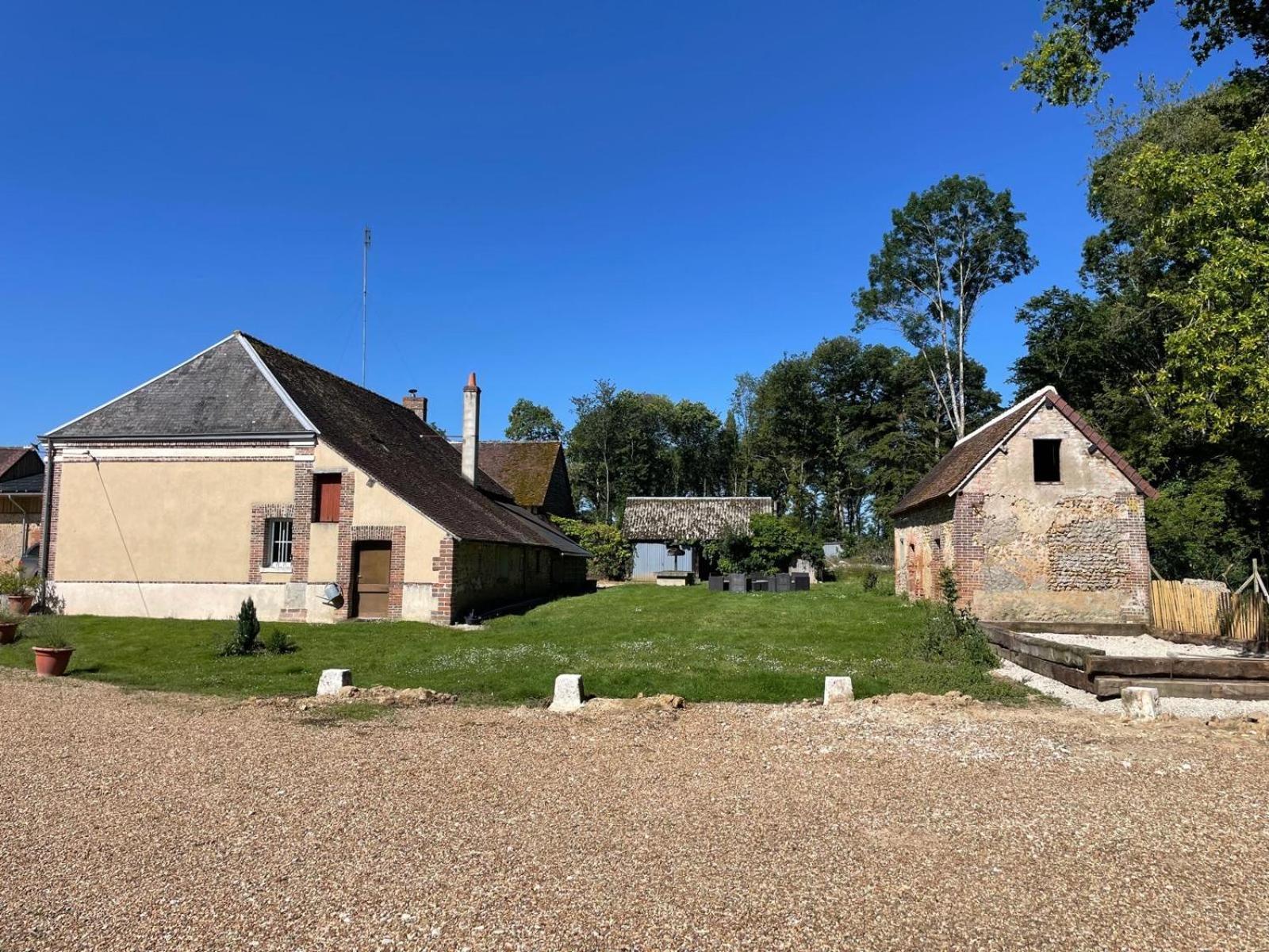 Gite A La Ferme De Sainte Radegonde Lanneray Luaran gambar